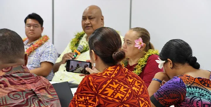 A photograph of journalist's receiving training in Samoa.